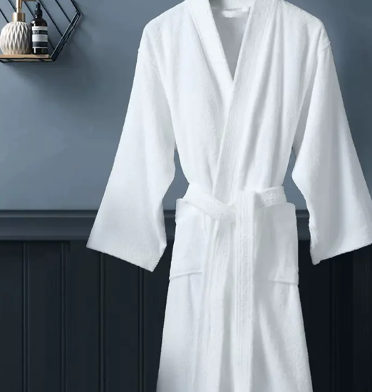 Jubah mandi kapas tulen vs bahan lain: pengamal hotel memberitahu anda mengapa kapas menang